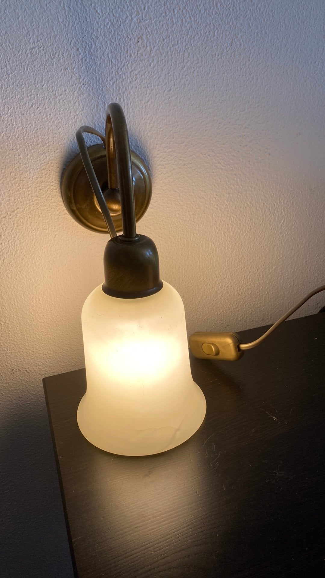 Amedi messing wandlampje met albasten kap (max 24cm), Gebruikt, E14 (klein), Ophalen of Verzenden, Metaal