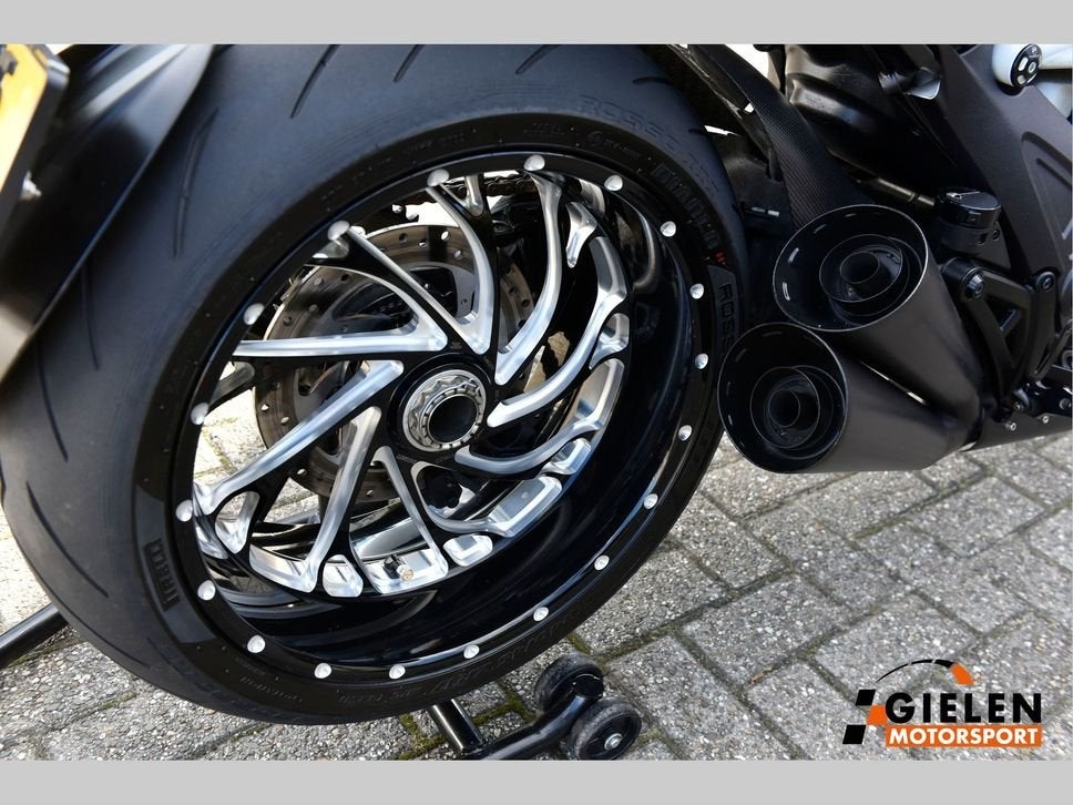 Ducati Diavel Special 2016, Motoren, DUCATI, 2 cilinders, 1198 cc, Motorrijbewijs A