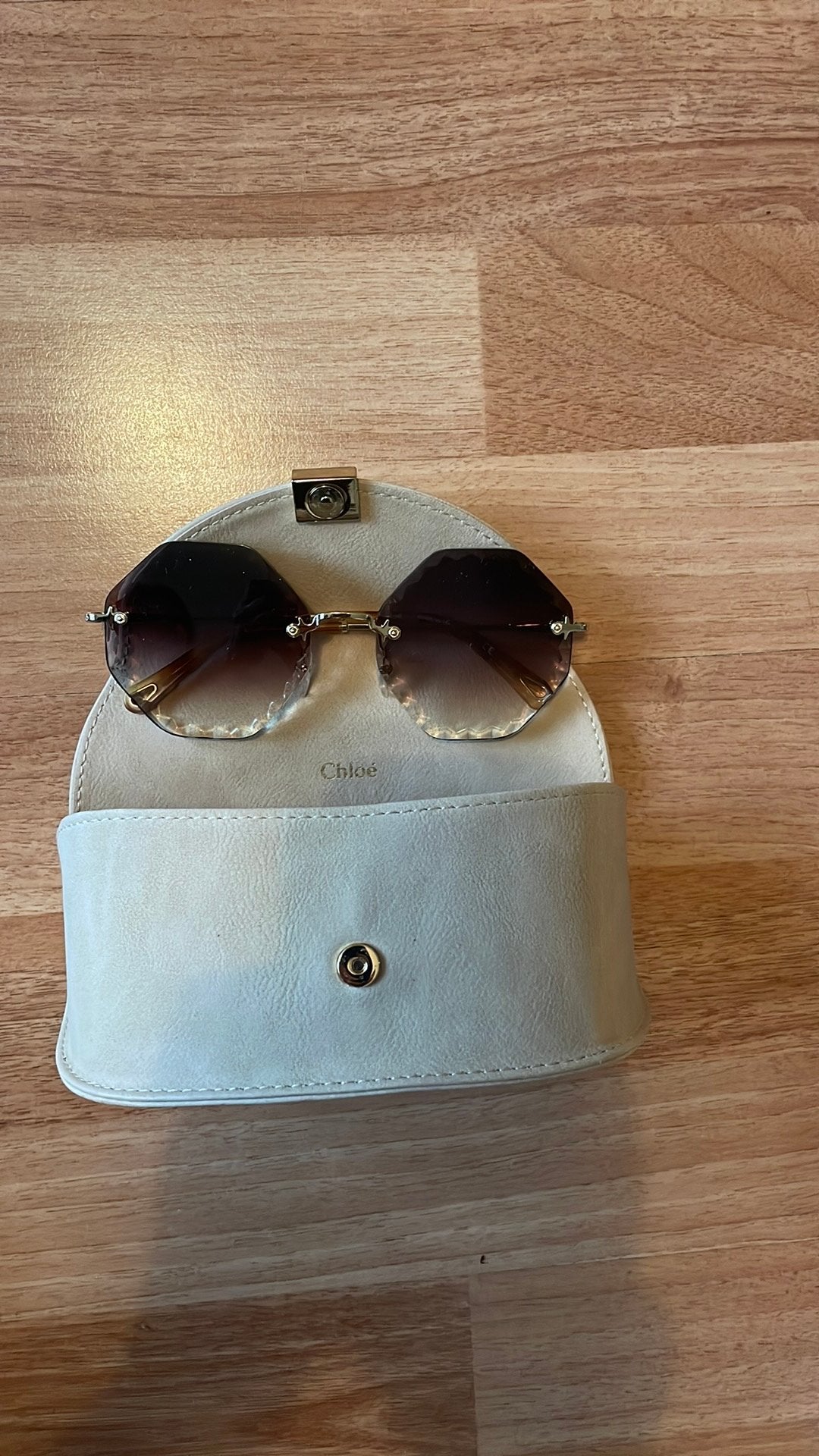 Chloe Zonnebril met Gouden Accenten en Paars Bruine Glazen, Overige merken, Zonnebril, Paars, Ophalen of Verzenden