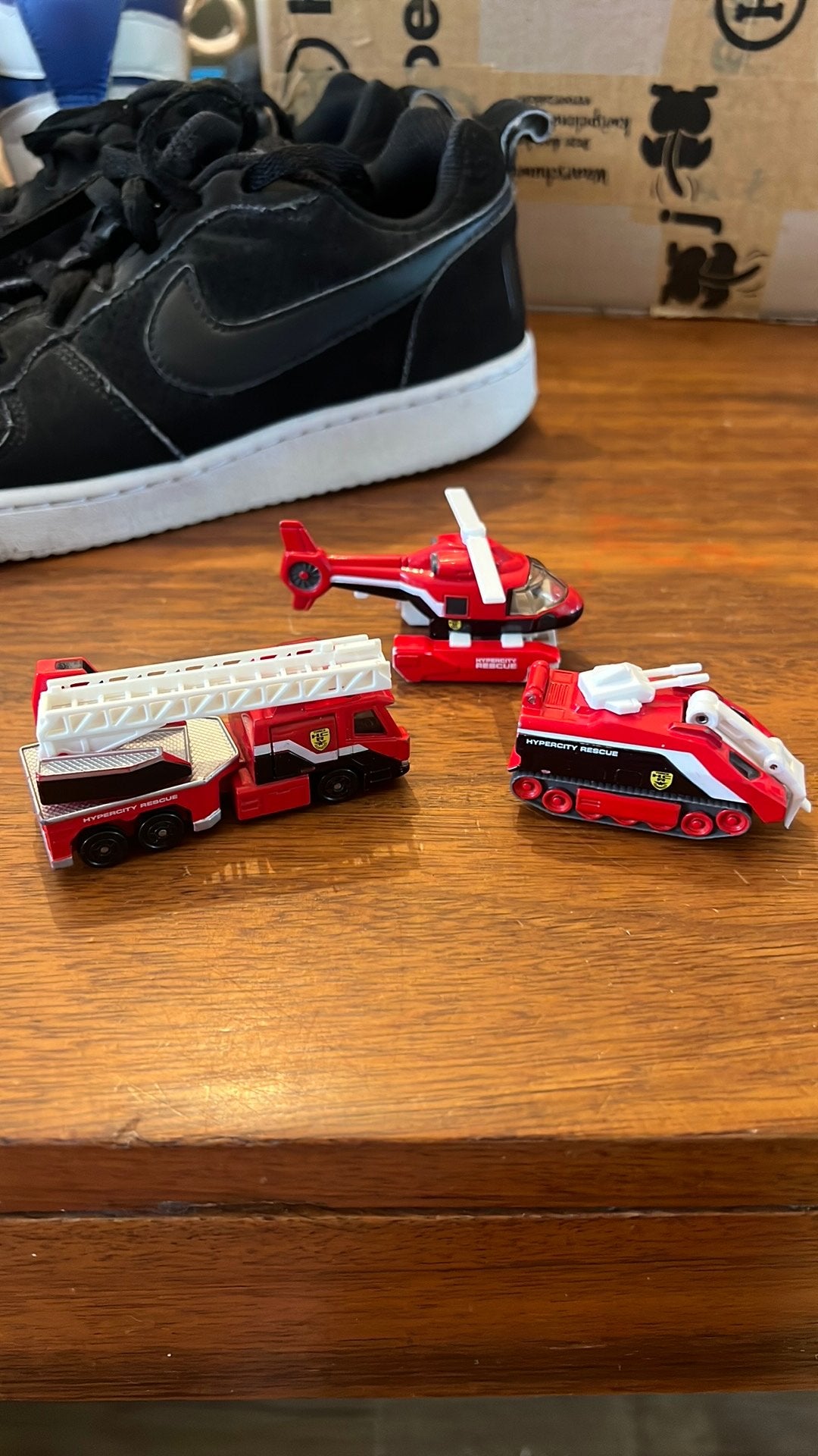 Tomica tank brandweerauto water helicopter, Ophalen of Verzenden, Zo goed als nieuw