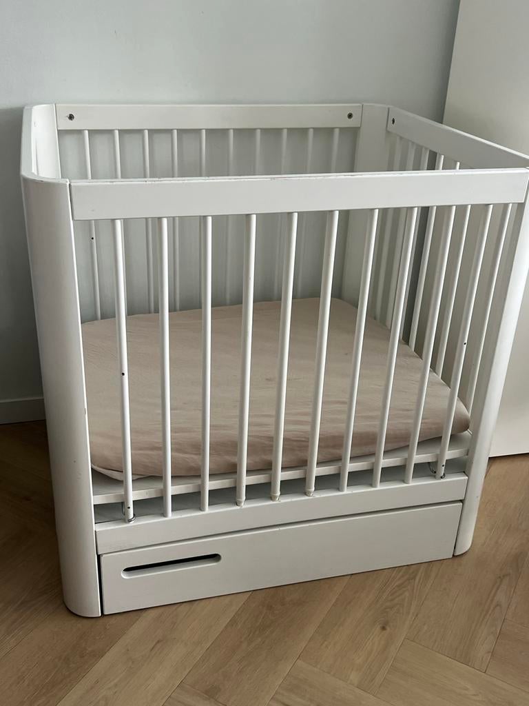 Witte box met lade, matras en molton, Ophalen, Gebruikt, Vierkant, In hoogte verstelbaar