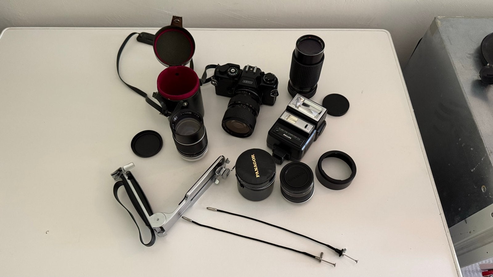 Analoge fotocamera Revue met diverse lenzen en accessoires, Ophalen, Gebruikt, Spiegelreflex, Overige Merken