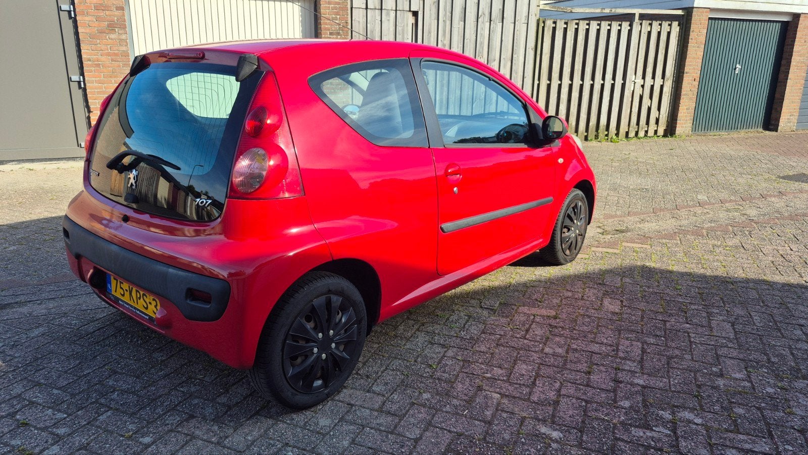 Peugeot 107 1.0 12V 3DR 2008 Rood, Auto's, Peugeot, Voorwielaandrijving, 4 stoelen, 68 pk, Handgeschakeld