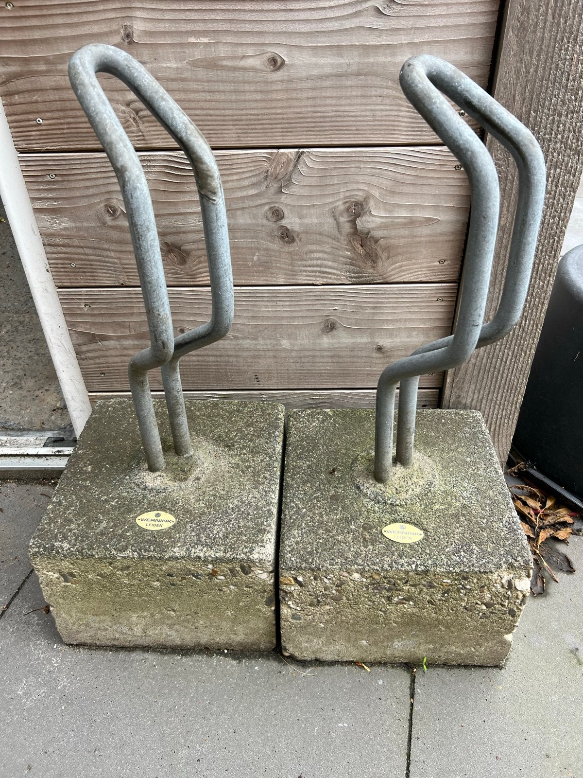 2x Fietsenrek met betonnen voet - Wernink Leiden, Ophalen, Gebruikt