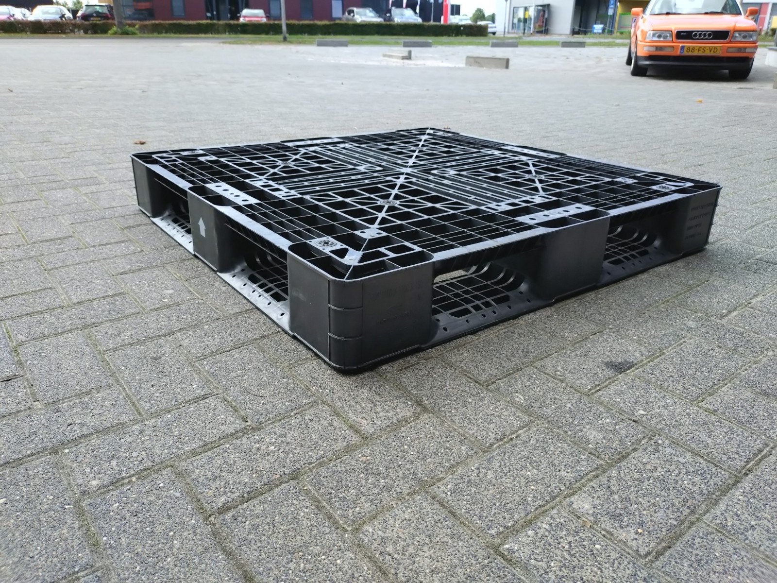 Dikke kunststof pallets voor onder vlondervloer, Ophalen, Gebruikt, Kunststof