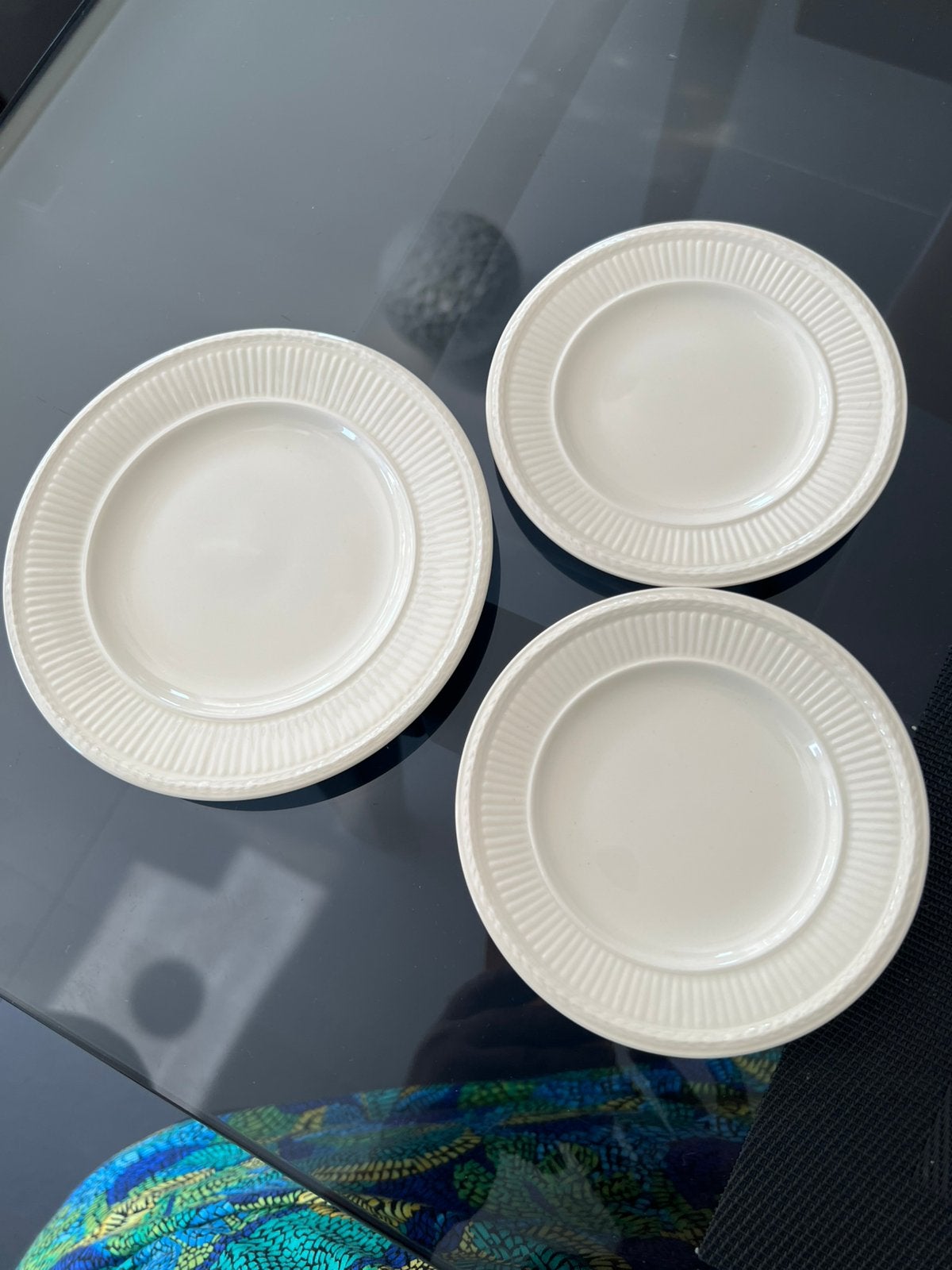 Wedgwood Edme 3 gebaksbordjes, Ophalen of Verzenden, Zo goed als nieuw, Aardewerk, Bord(en)