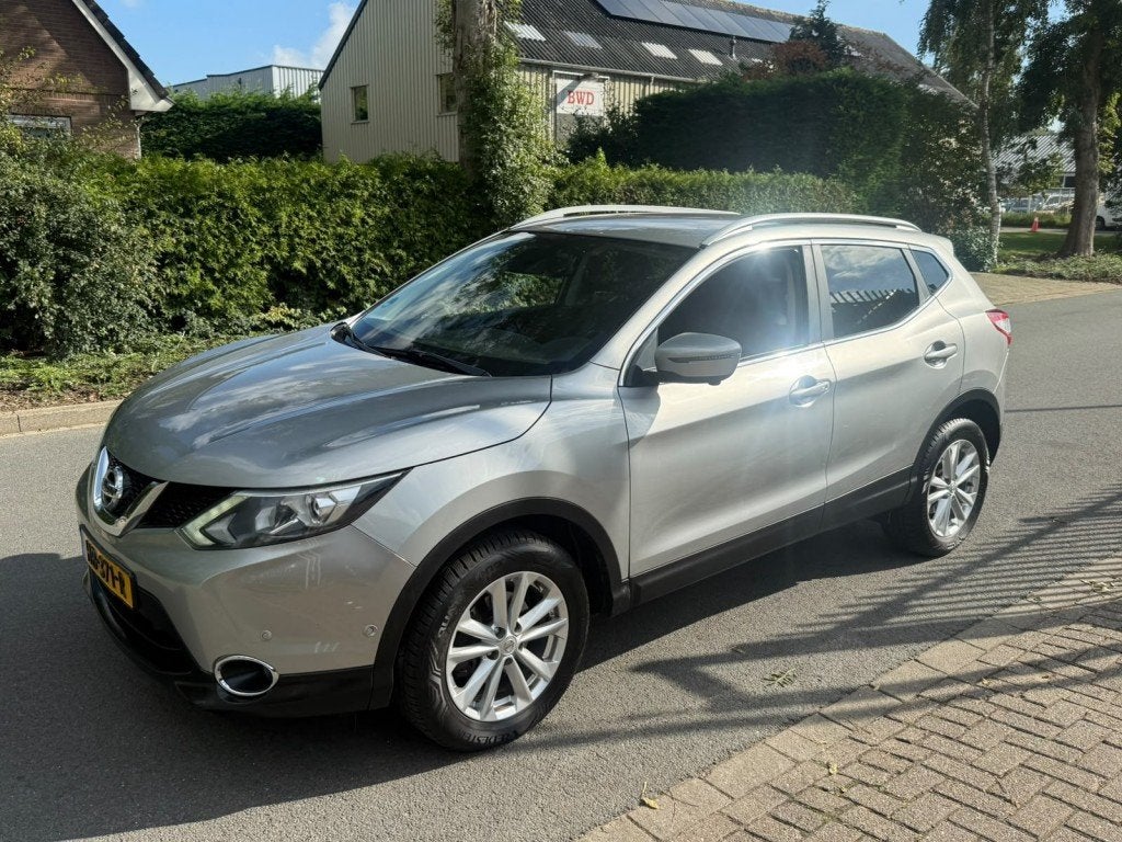 Nissan QASHQAI 1.6 Tekna/camera/trekhaak/cruise control/ECC/, Voorwielaandrijving, 1618 cc, Gebruikt, 4 cilinders