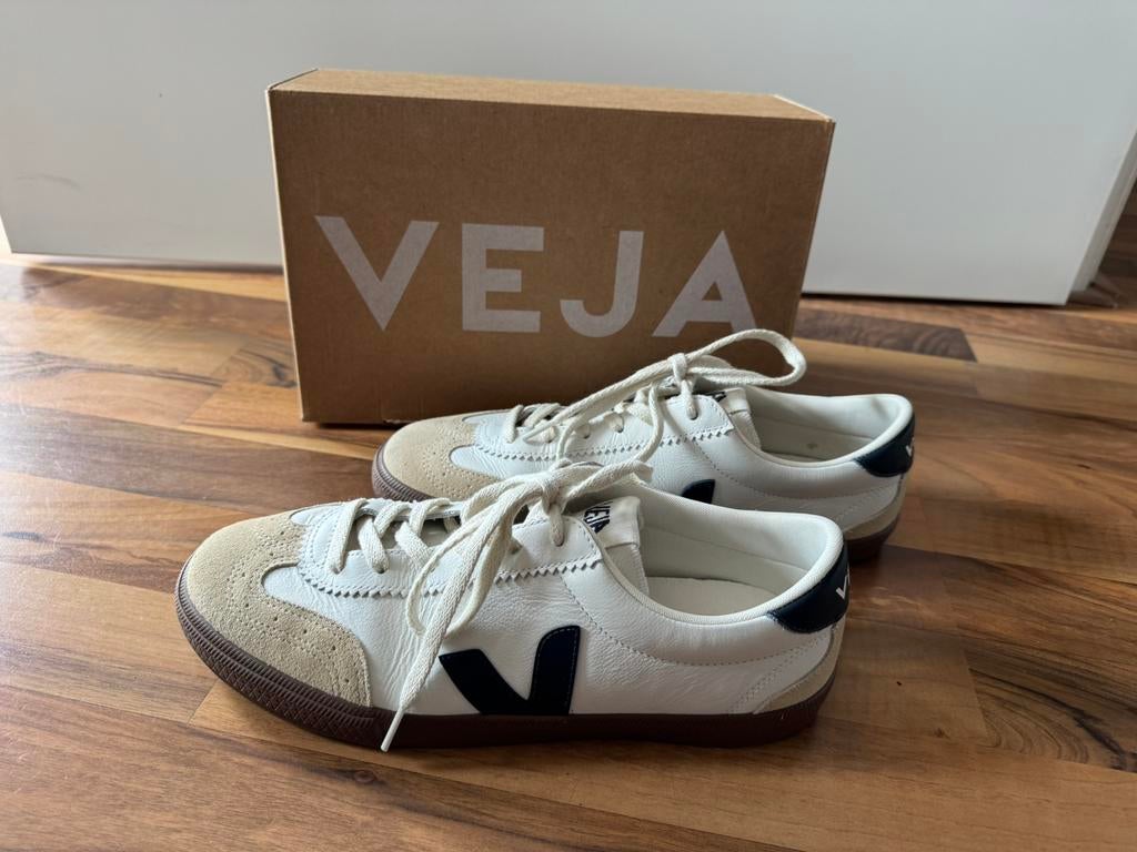 Veja witte sneakers, Kleding | Dames, Schoenen, Ophalen of Verzenden, Zo goed als nieuw, Wit, Sneakers of Gympen