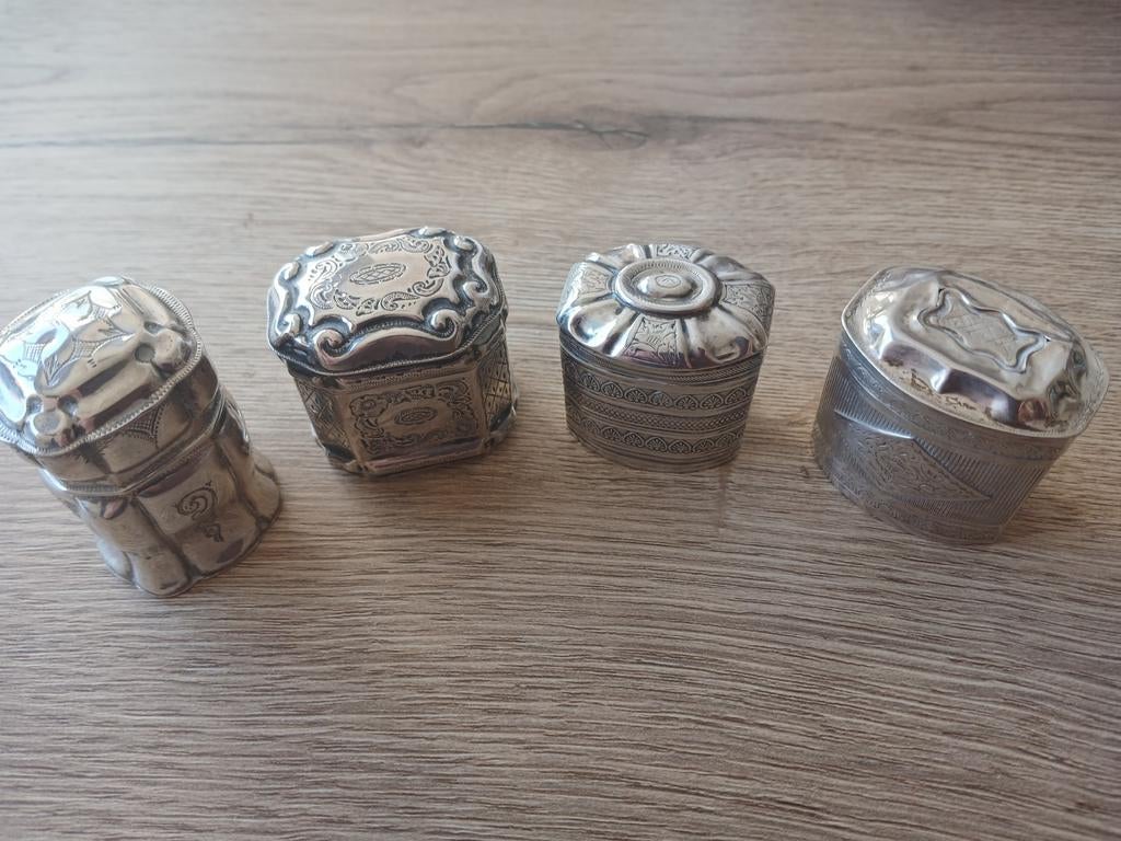 Set van 4 zilveren loderein doosjes, Antiek en Kunst, Ophalen of Verzenden