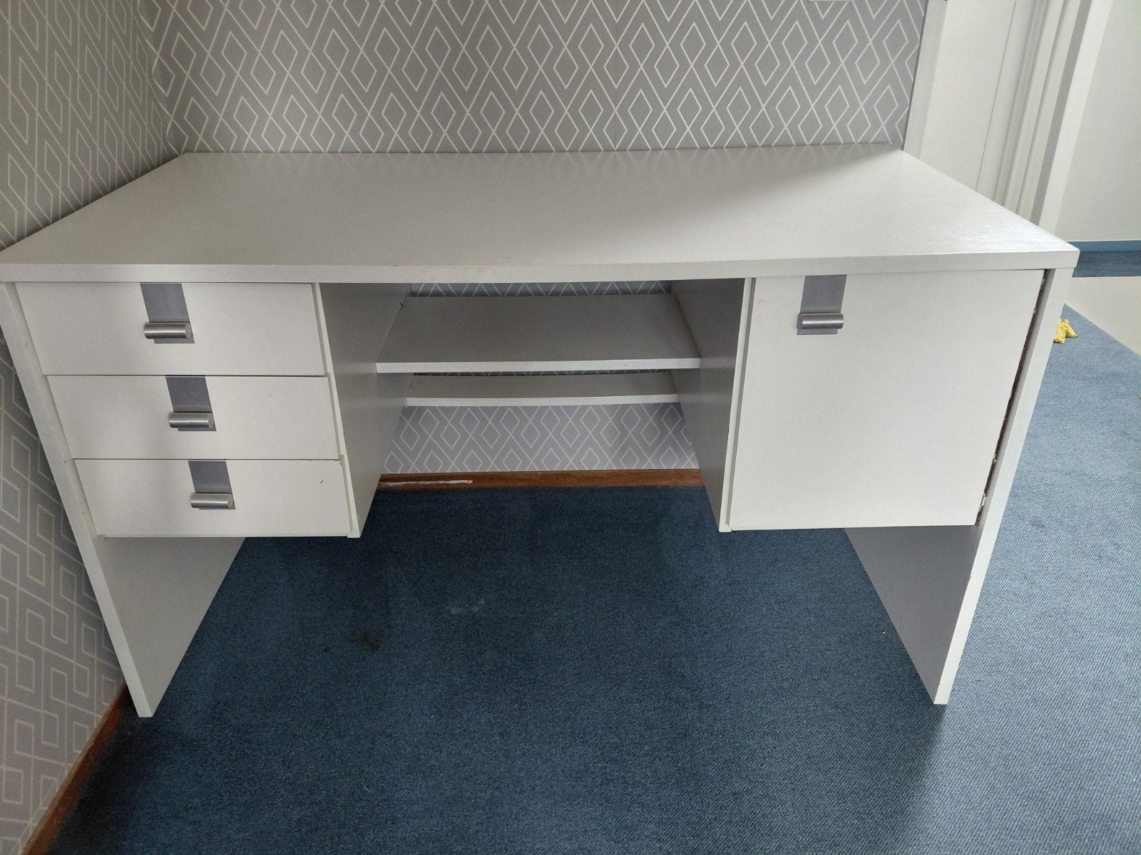 handig bureau met veel bergruimte, Huis en Inrichting, Bureaus, Ophalen, Gebruikt, 65 cm, 130 cm