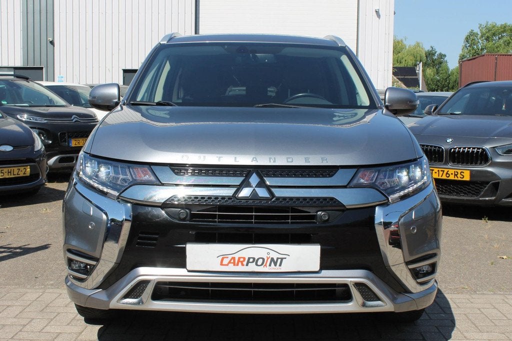 Mitsubishi Outlander 2.4 PHEV Instyle Keyless Camera Nieuwst, Auto's, Mitsubishi, Automaat, Zwart, 4 cilinders, 1865 kg
