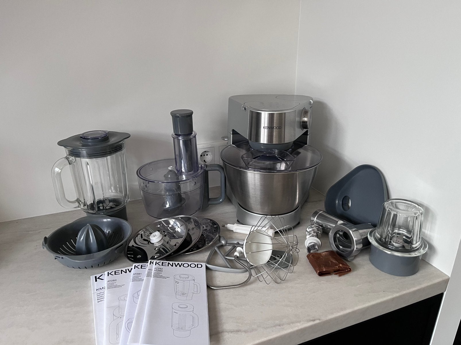 Kenwood keukenmachine met toebehoren, Witgoed en Apparatuur, Keukenmixers, 4 liter of meer, Ophalen, Zo goed als nieuw, 3 snelheden of meer