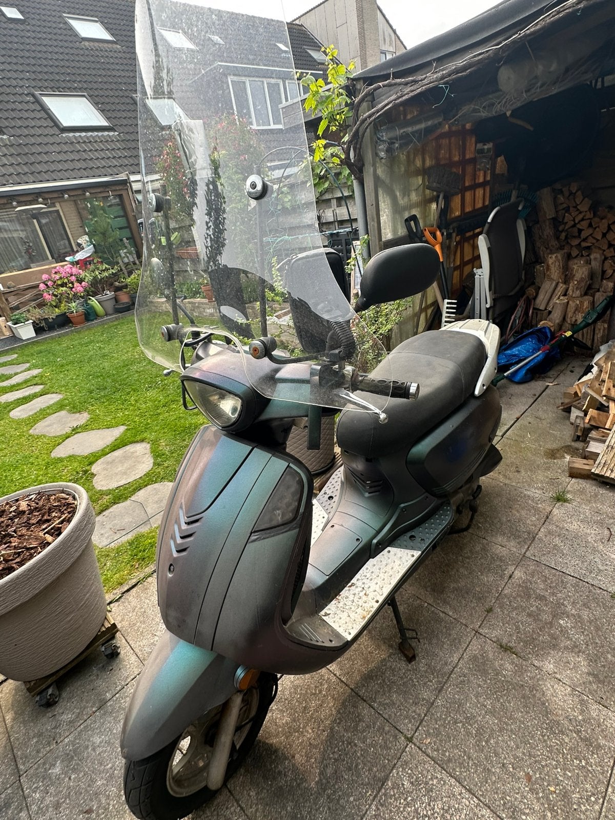 Snorscooter met blouwe kenteken, Fietsen en Brommers, Snorfietsen en Snorscooters, Ophalen of Verzenden, Zo goed als nieuw, Benzine