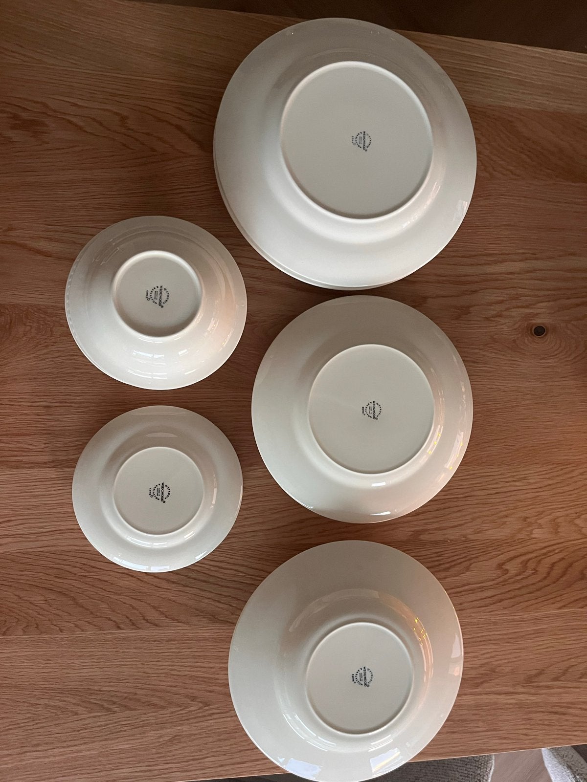 9 delig Wedgwood Edme service, Huis en Inrichting, Keuken | Servies, Ophalen of Verzenden, Zo goed als nieuw, Compleet servies