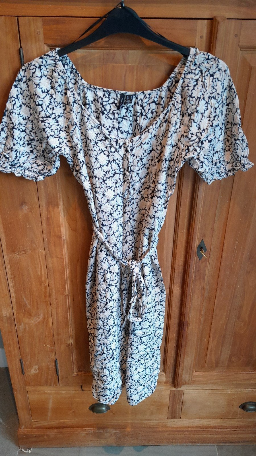 Vero Moda Zwart Beige Retro Bloemen Jurk Maat M, Maat 38/40 (M), Vero Moda, Zwart, Ophalen of Verzenden