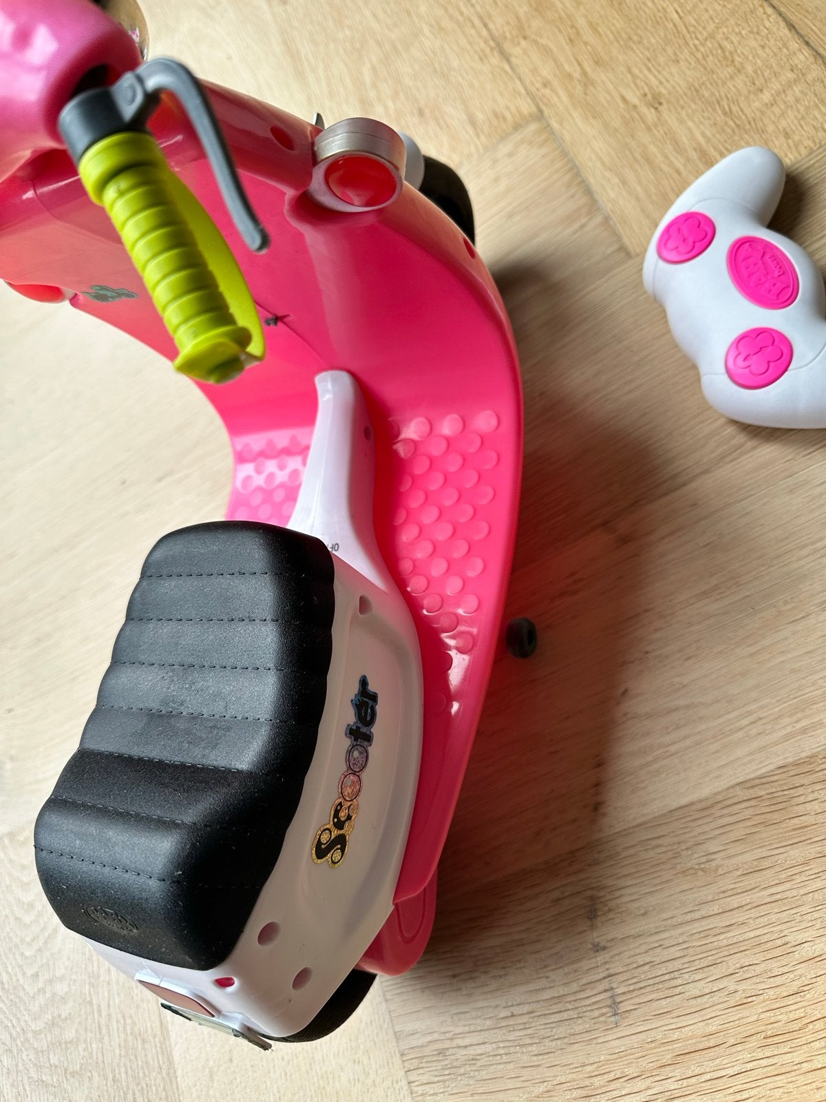 Baby-born scooter met afstandsbediening, Ophalen of Verzenden, Zo goed als nieuw, Afstandsbediening