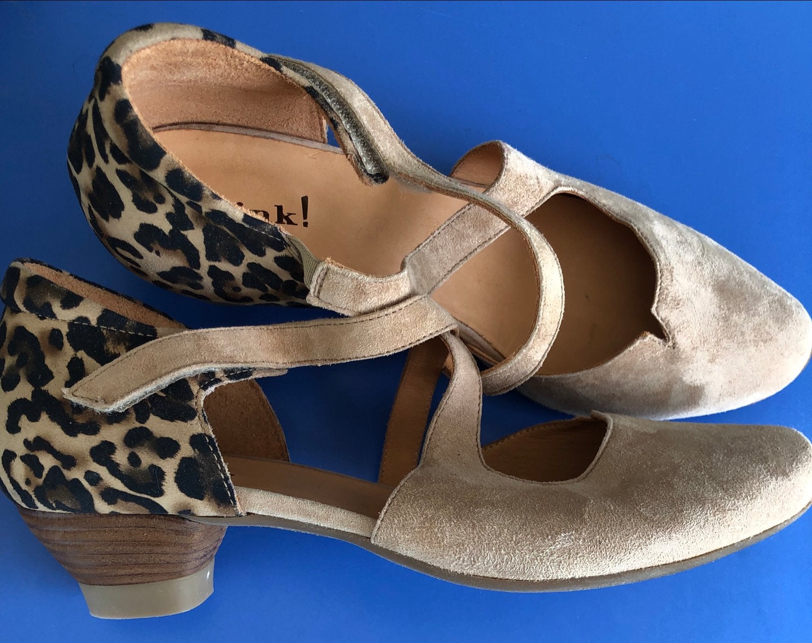 Think! Suède schoenen met klein hakje, maat 39, Kleding | Dames, Schoenen, Schoenen met lage hakken, Beige, Nieuw, Ophalen of Verzenden