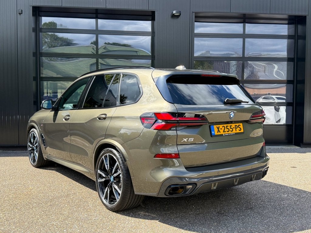 BMW X5 XDrive50e M-Sport Individual Manhattan Metallic 22', Auto's, Dealer onderhouden, Gebruikt, 2395 kg, Verwarmde buitenspiegels