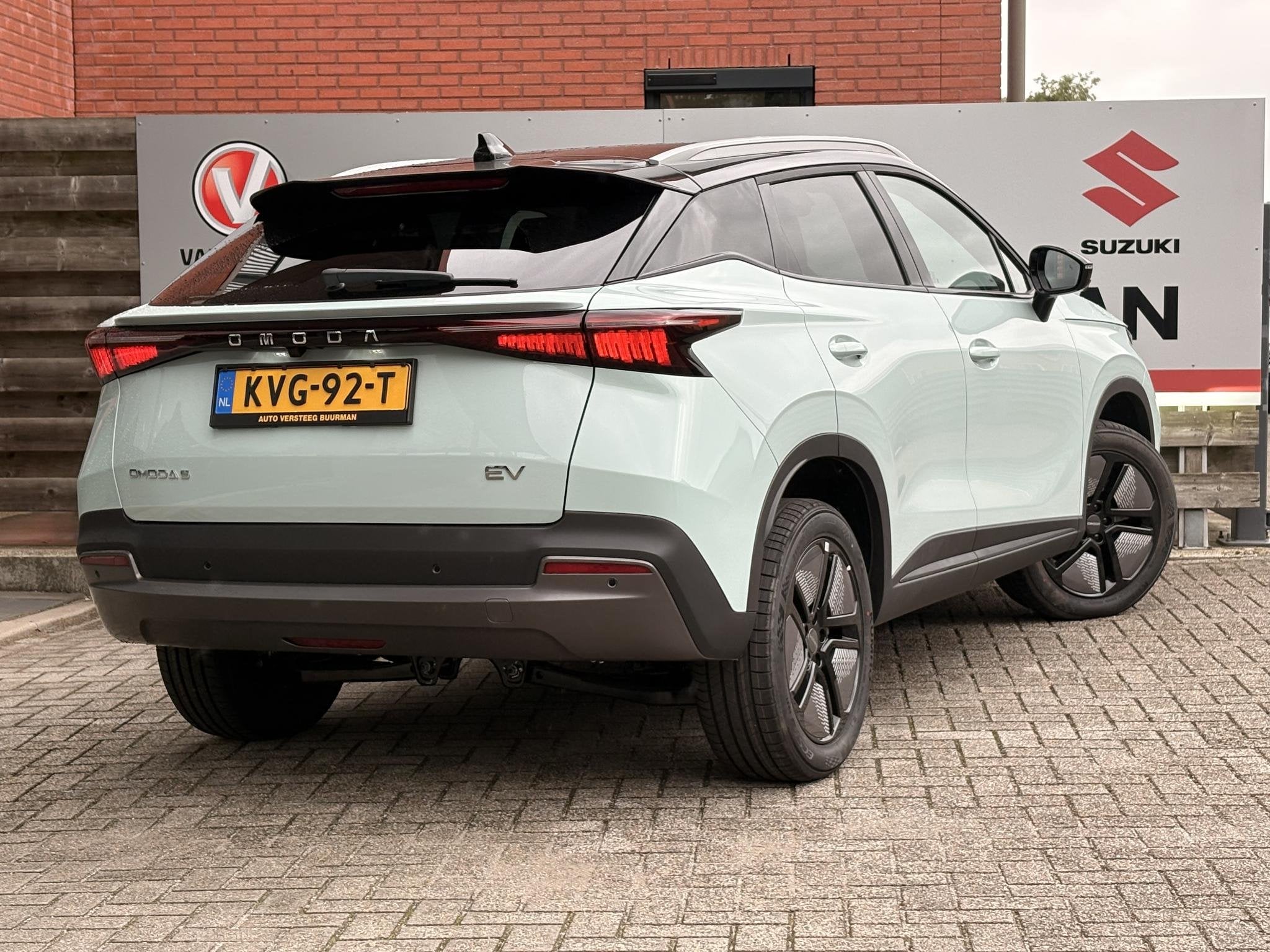Omoda 5 EV Premium 61 kWh Leer, schuif kanteldak, adaptieve, Auto's, 12 maanden, 750 kg, Origineel Nederlands, Elektrisch
