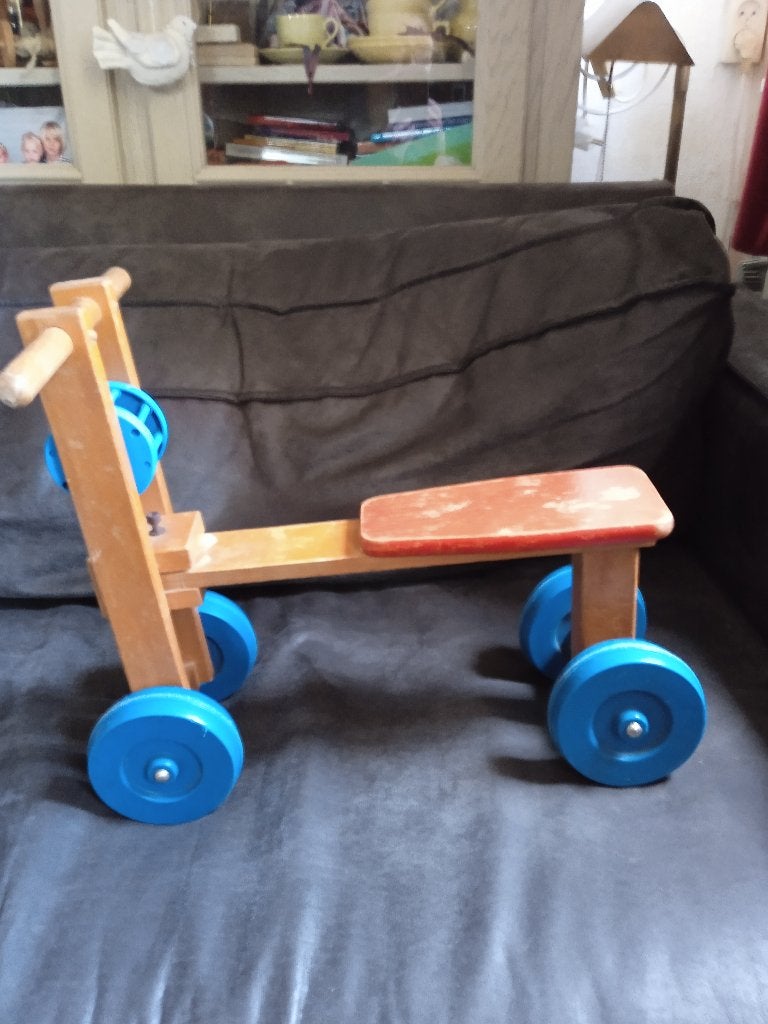Houten peuter loopfiets fiets loopkar, Kinderen en Baby's, Speelgoed | Houten speelgoed, Ophalen of Verzenden, Gebruikt, Rij- of Hobbelspeelgoed