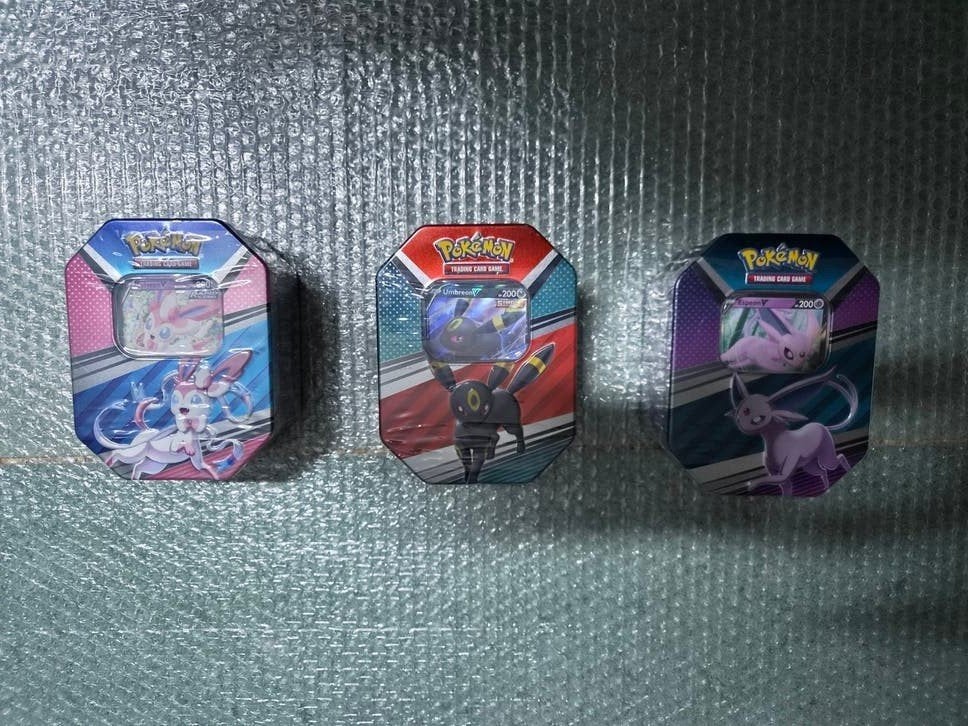 Pokemon V Heroes Tins: Sylveon V, Umbreon V, Espeon V (Set), Ophalen of Verzenden, Nieuw, Overige typen, Foil