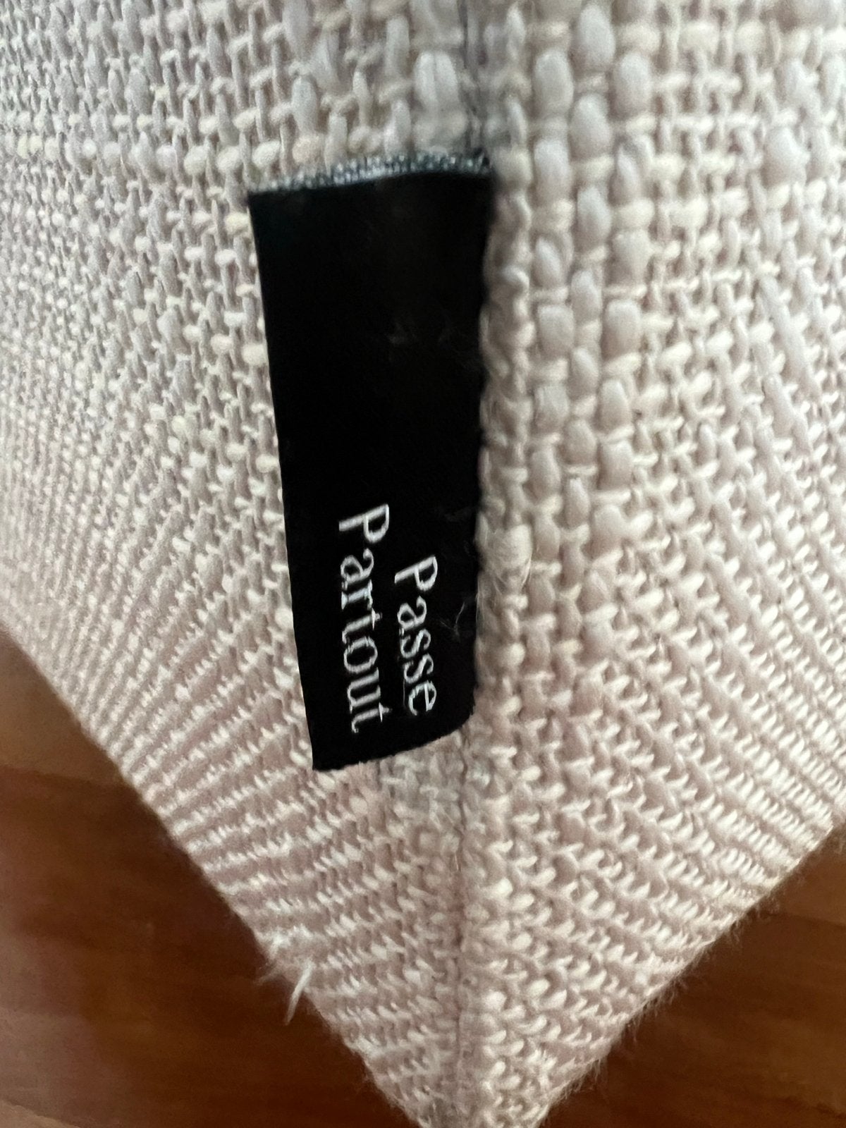 Prachtige witte design hoekbank van het merk Passe Partout, Ophalen of Verzenden, Gebruikt, Hoekbank, Stof