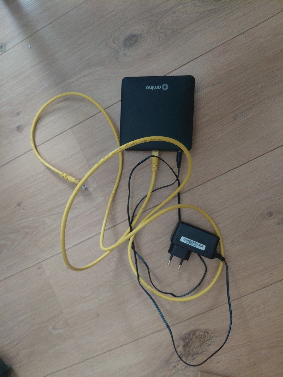 Amino TV Box inclusief adapter en netwerkkabel, Ophalen of Verzenden, Gebruikt, Decoder