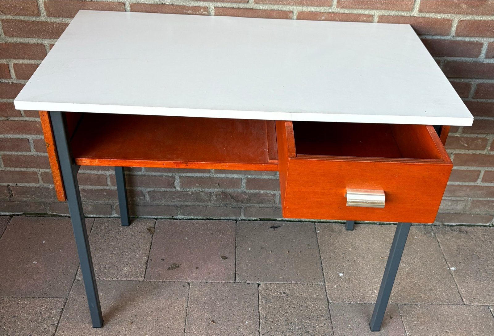 Compact bureau met lade - Oranje en wit, Huis en Inrichting, Bureaus, Ophalen, Overige typen, Gebruikt, Hout