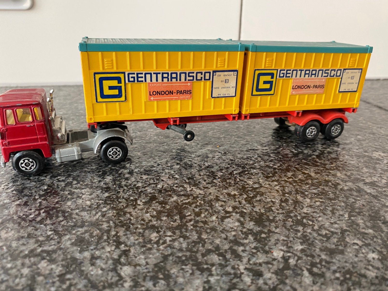 matchbox Super King K17 container truck , prima staat , 1973, Hobby en Vrije tijd, Ophalen of Verzenden, Zo goed als nieuw, Bus of Vrachtwagen
