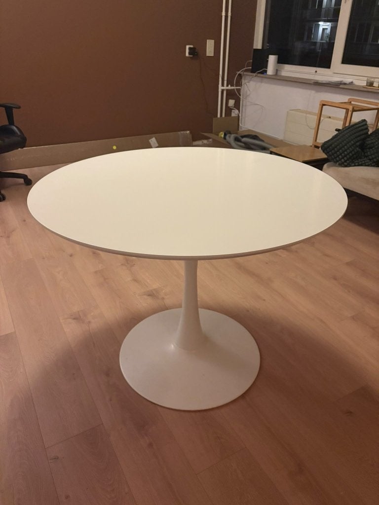 Eettafel RINGSTED Ø100 wit JYSK, Huis en Inrichting, Ophalen, 50 tot 100 cm, Modern, Tulp design, Rond