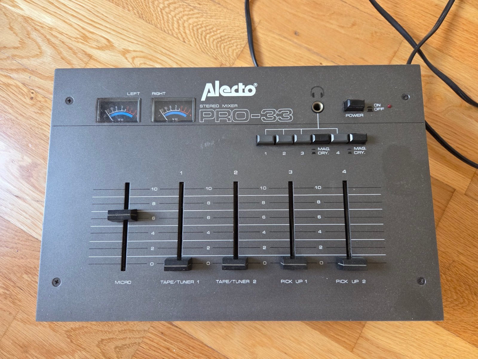 Alecto Stereo Mixer PRO-33, Ophalen, Gebruikt, Minder dan 5 kanalen, Microfooningang