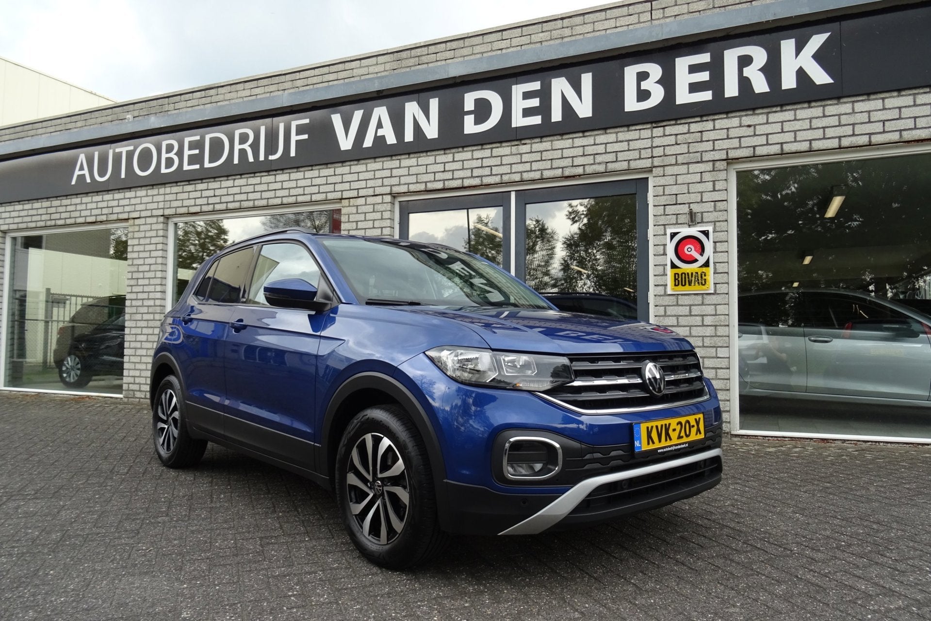 Volkswagen T-CROSS 1.0 TSI Life Active DSG, Dealer onderhouden, Gebruikt, Blauw, Automatische klimaatregeling