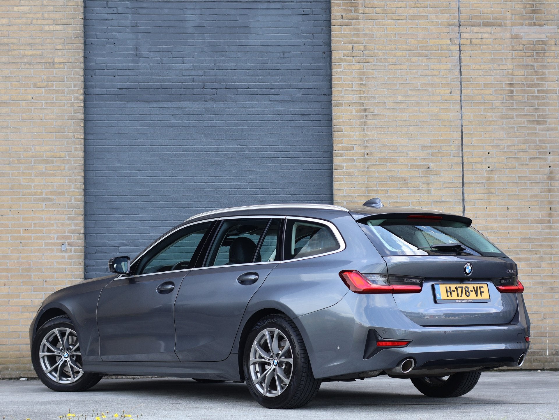 BMW 3 Serie Touring 320i Sportline Keyless | Camera | Carpla, Auto's, BMW, Automaat, 1998 cc, Achterwielaandrijving, Gebruikt