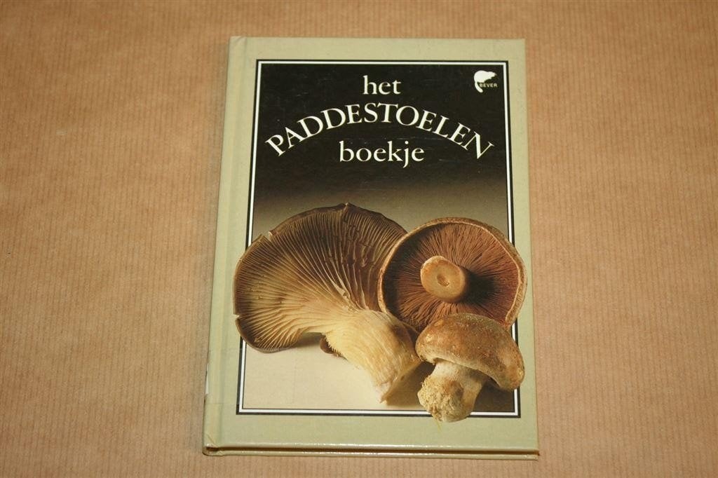 Het Paddestoelenboekje — Zakboekje met Recepten en Folklore, Ophalen of Verzenden, Zo goed als nieuw
