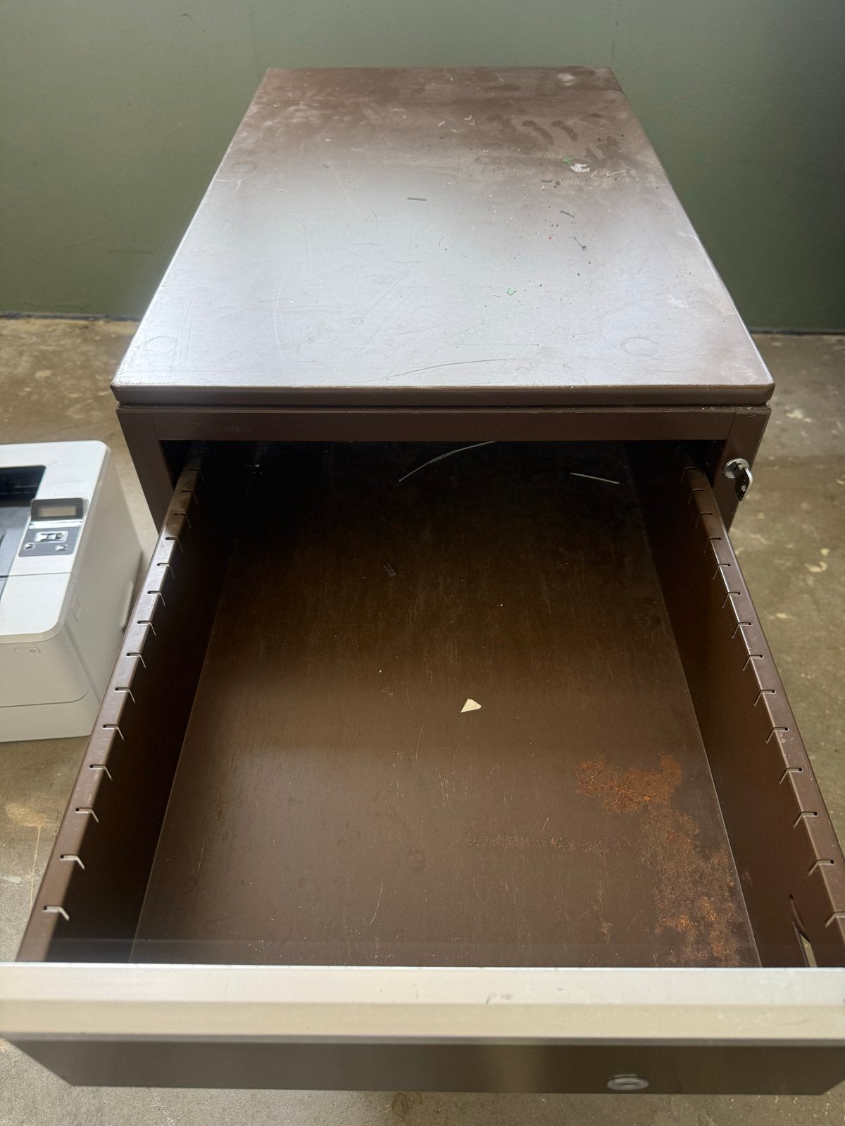 Bureaukast op wielen, gratis af te halen, Gebruikt, 70 tot 120 cm, Ophalen of Verzenden, Metaal