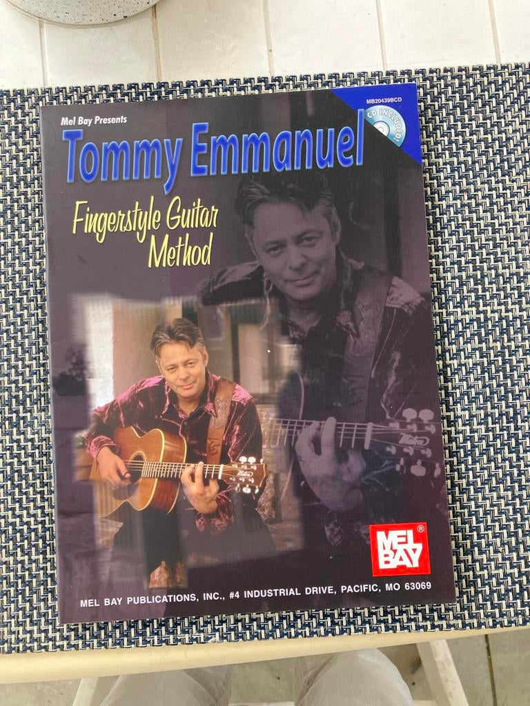 Tommy Emmanuel Fingerstyle Gitaar Methode Boek + CD, Muziek, 1 speler, Ophalen of Verzenden, Zo goed als nieuw