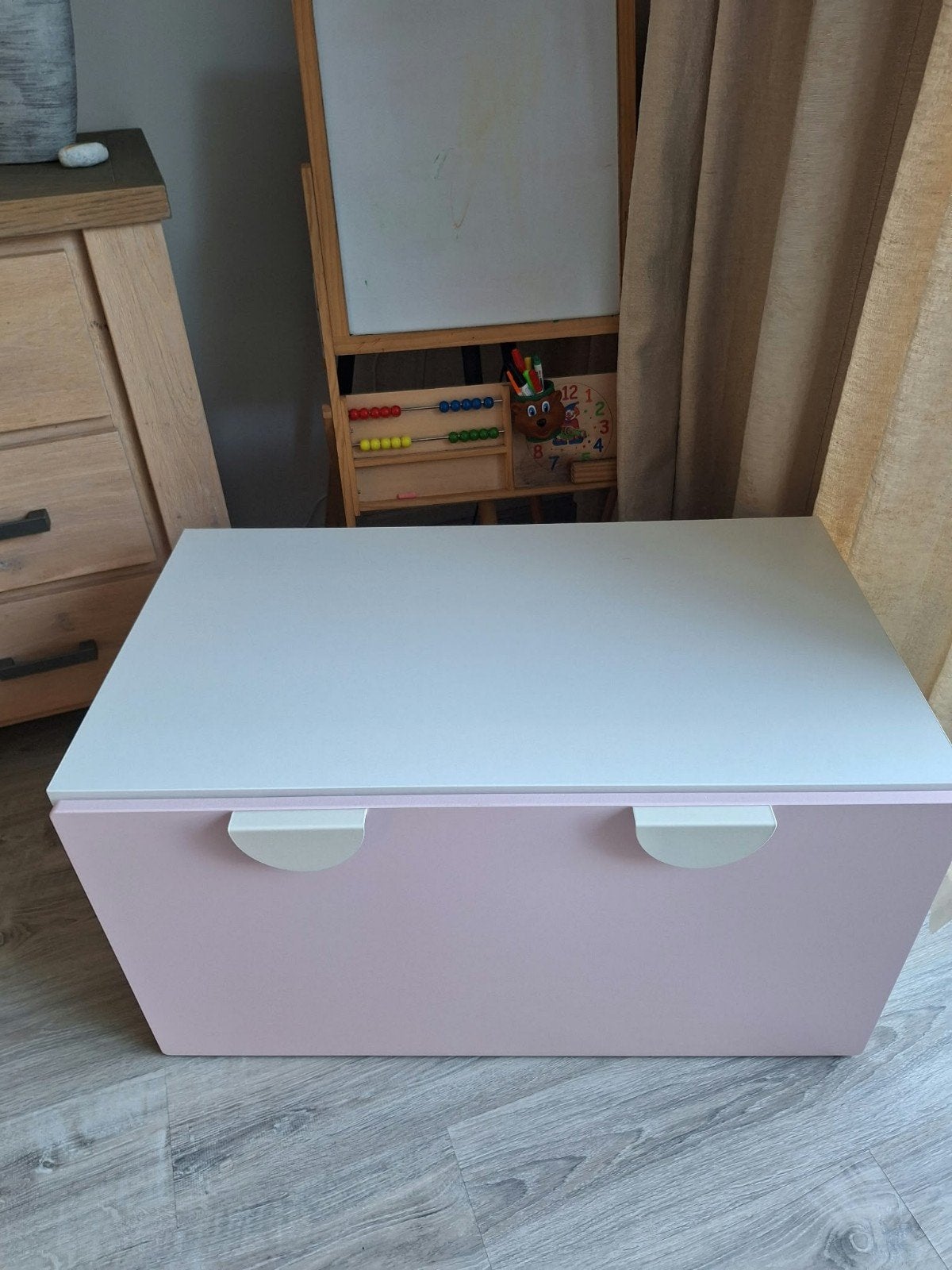 IKEA SMÅSTAD Speelgoedkist Roze met Kussen en Wieltjes, Ophalen