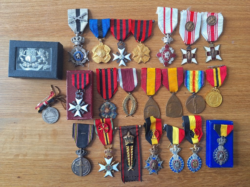 Lot Belgische Medailles, Onderscheidingen 2, Ophalen of Verzenden, Overige materialen, Buitenland