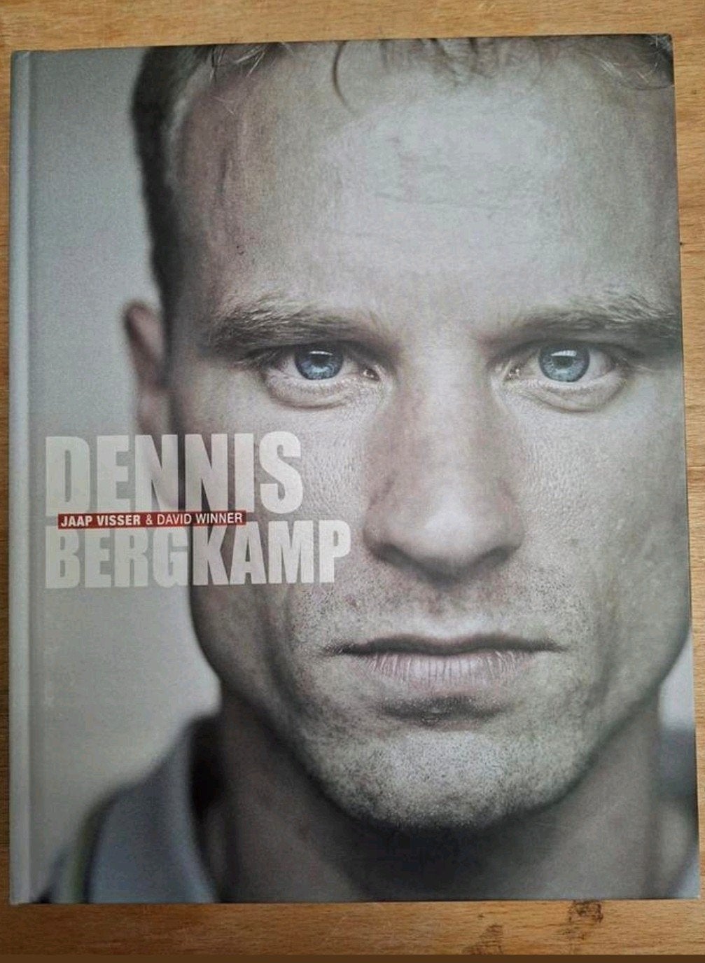 Dennis Bergkamp - Biografie door Jaap Visser & David Winner, Boeken, Ophalen, Balsport