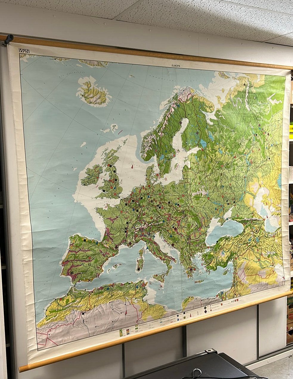 Grote oude school landkaart van europa. 220 cm breed., Antiek en Kunst, Ophalen, Aardrijkskunde