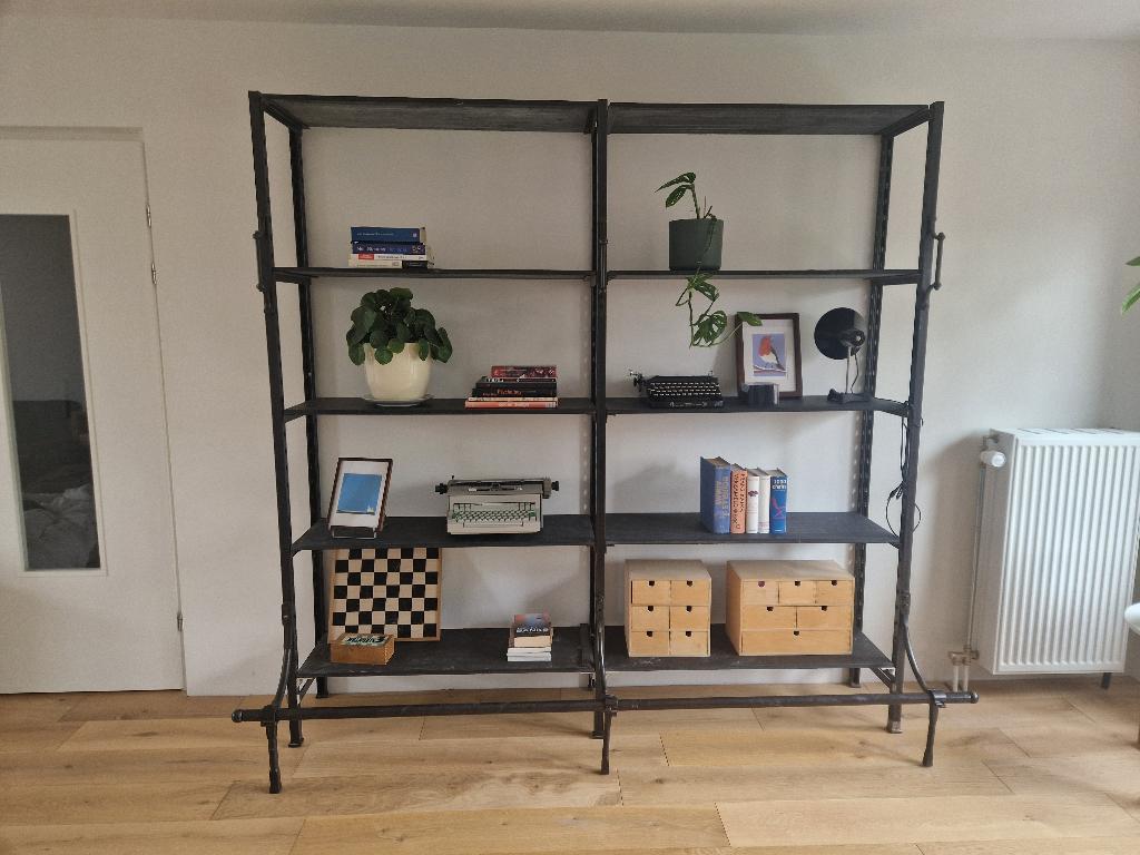 Vintage, stalen art deco wandmeubel met leistenen schappen, Ophalen, Met plank(en), Gebruikt, 200 cm of meer