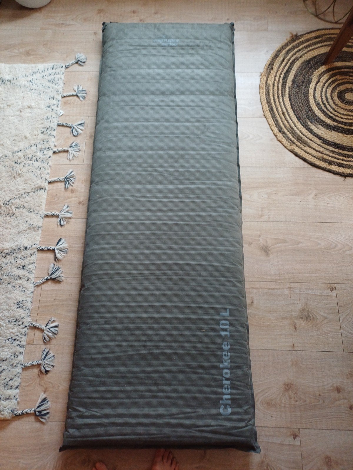 Slaapmat 70x200 cm met lek naast het ventiel, Ophalen, Gebruikt, 1-persoons