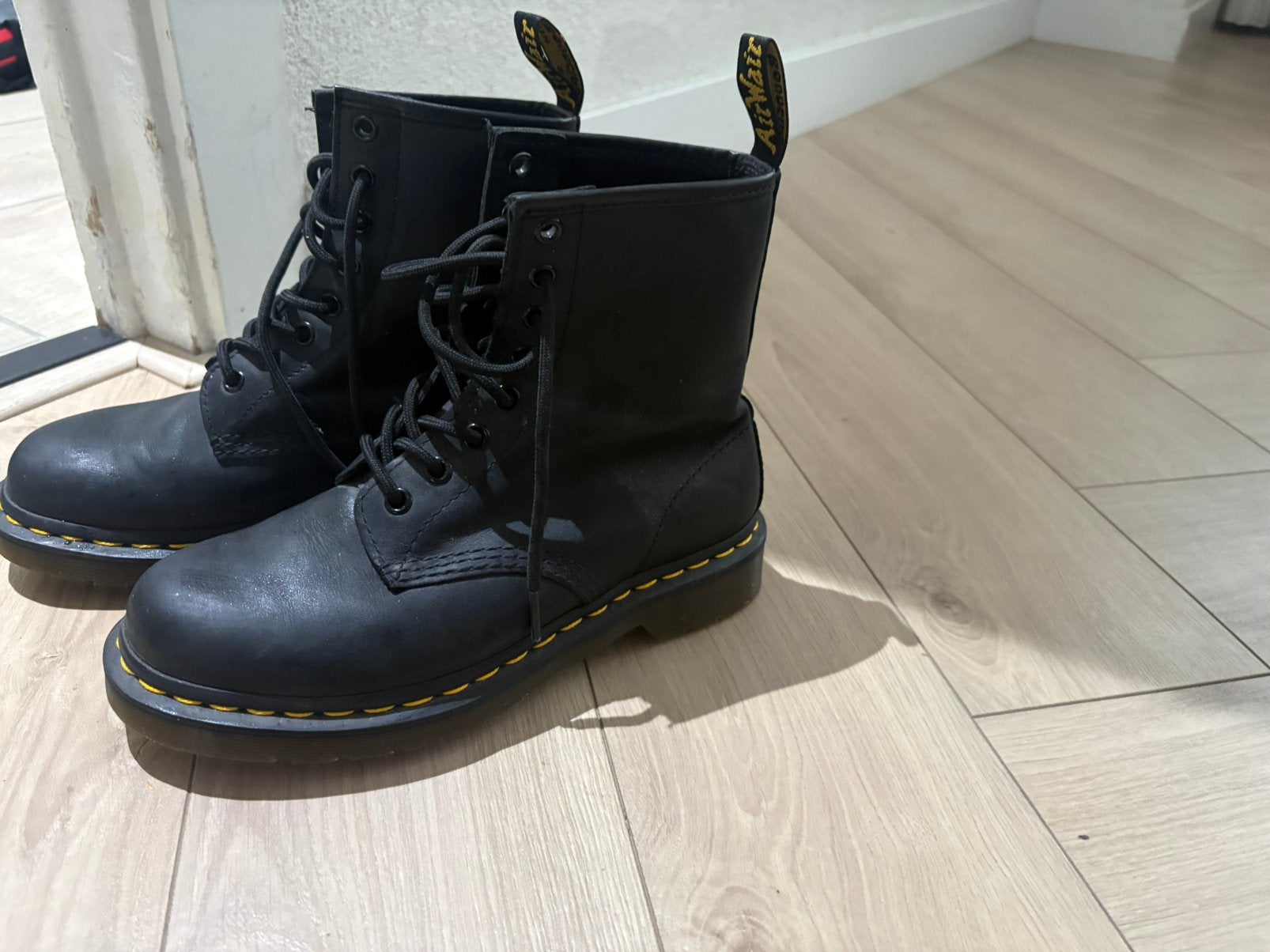 Dr. Martens te koop, Ophalen of Verzenden, Zo goed als nieuw, Zwart