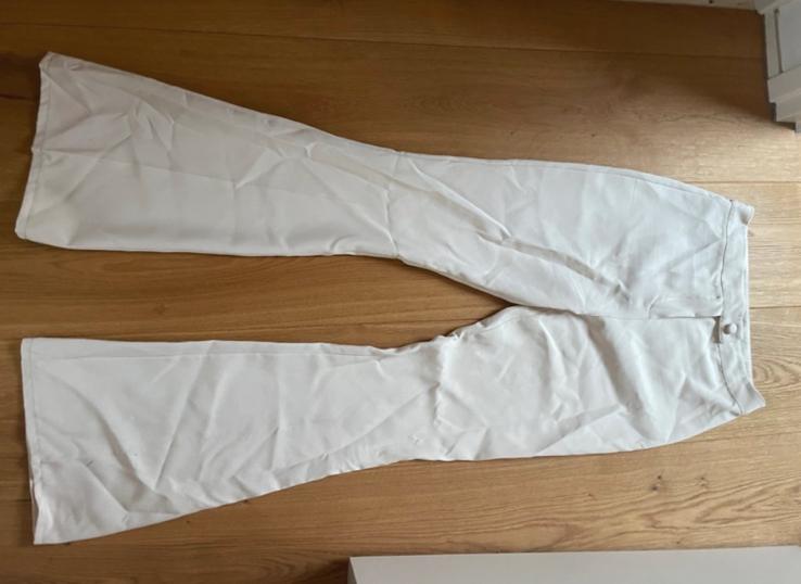 Witte flaire pantalon, Maat 38/40 (M), Wit, Ophalen of Verzenden, Zo goed als nieuw