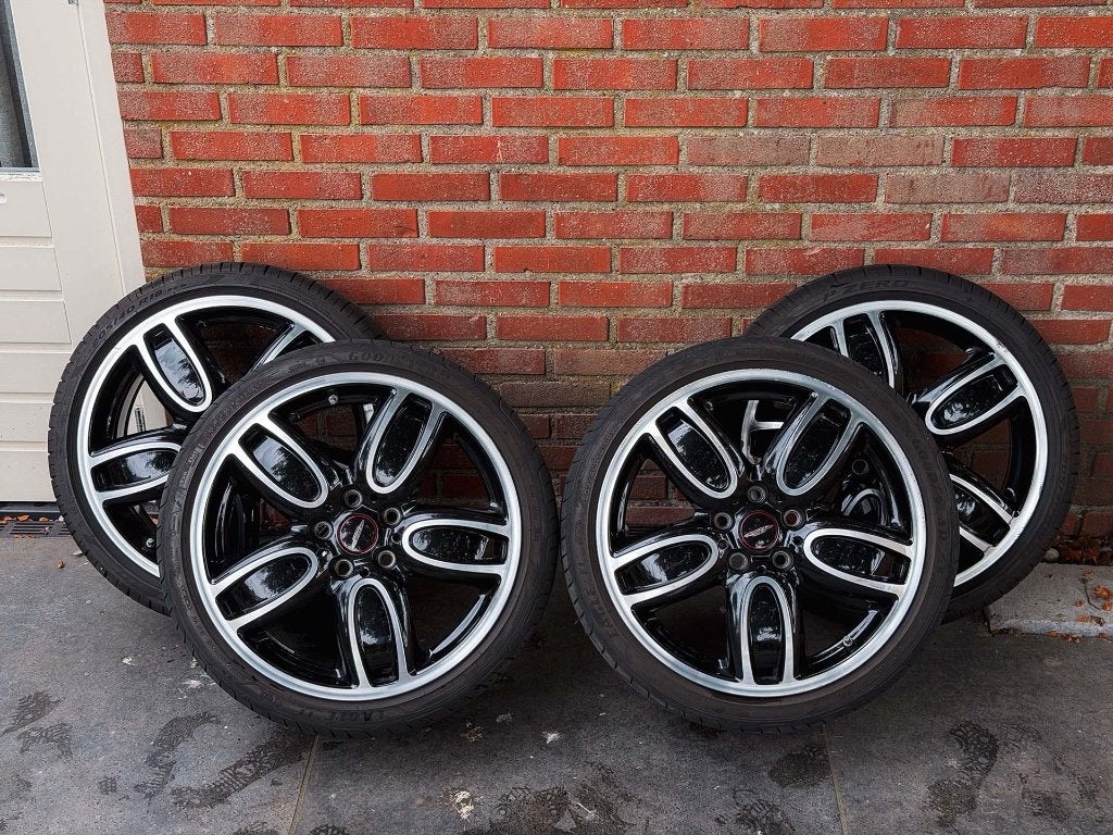 MINI JCW Cup Spoke 509 18 inch velgen + runflat banden - F56, Ophalen, 18 inch, Gebruikt, Banden en Velgen