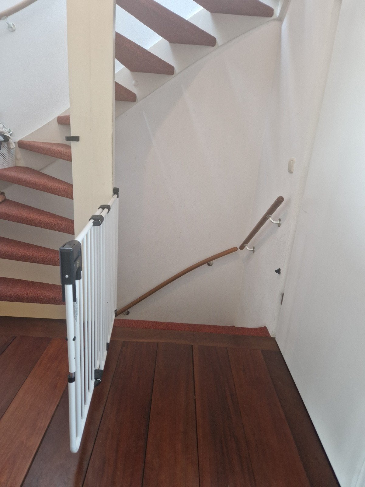 A3 Baby & Kids SafetyDoor Traphekje - Metaal - Wit - Verstel, Kinderen en Baby's, Traphekjes, Ophalen, Gebruikt, Metaal of IJzer