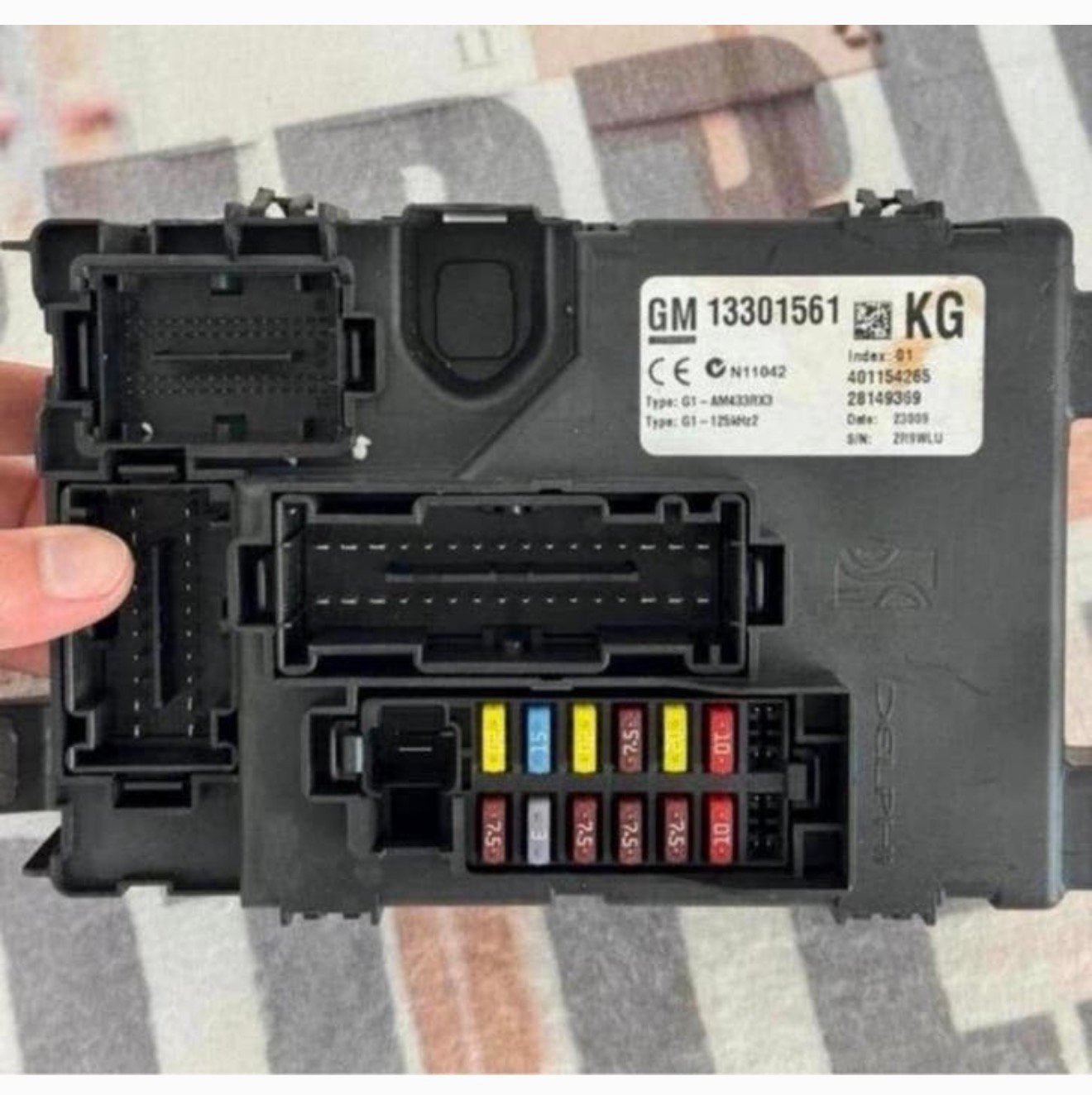 Originele Opel Corsa D Zekeringkast 13301561 BCM 2006-2012, Ophalen of Verzenden, Zo goed als nieuw, H, H