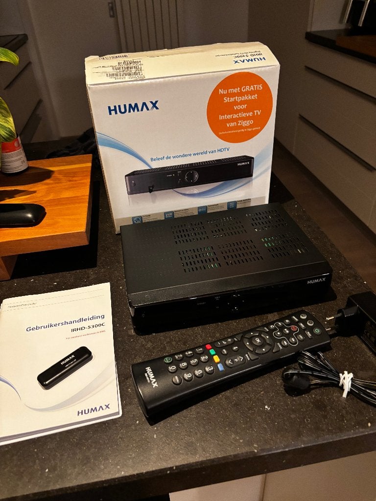 Humax IRHD-5300C Digitale HDTV Kabelontvanger + Wifi stick, Ophalen of Verzenden, Zo goed als nieuw, Decoder