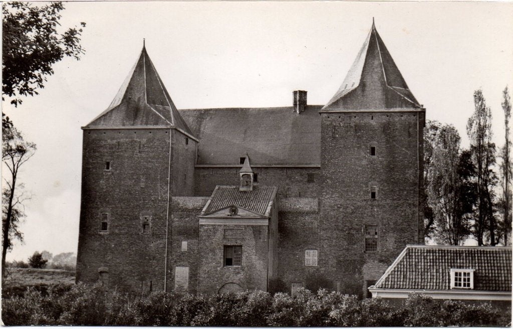 Gorinchem  Slot Loevestein, Ophalen of Verzenden, 1980 tot heden, Gelopen, Zuid-Holland