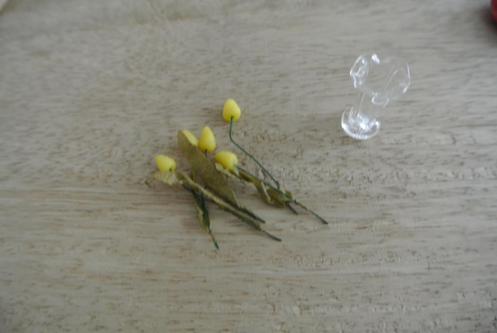 Poppenhuis Glazenvaasje met Lundby Tulpen/ nr18, Ophalen of Verzenden, Gebruikt, Decoratie
